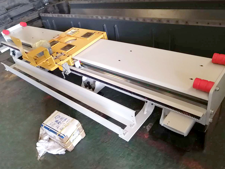 q2系列 — 安川防踩踏机器人地轨